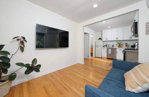 Monterey Park House | Charming 1-bedroom house in Rosemead with WiFi and AC