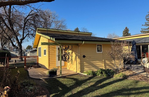 Sunset House | Charming 1-bedroom house in brilliant Boise with WiFi, AC, deck, etc.