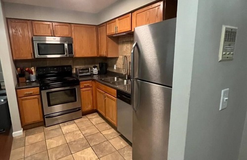 St. Louis Condo | Charming 1-bedroom condo in delightful Creve Coeur with WiFi, AC