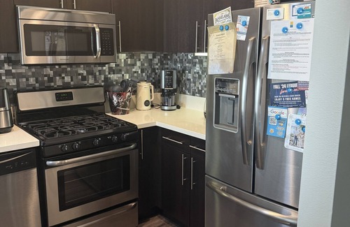 Downtown Apartment | Charming 1-bedroom apartment in amazing Santa Monica with WiFi, AC