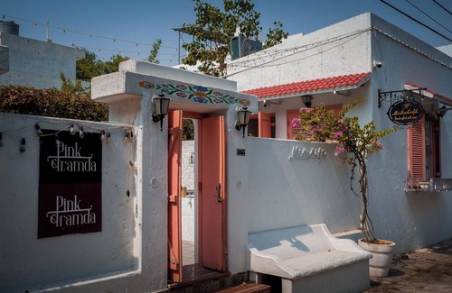 Gomti Nagar Villa | Charming 1-bedroom villa in delightful Lucknow with AC