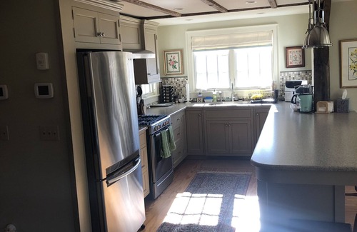 Bantam House | Charming 1870 cape cottage in Litchfield