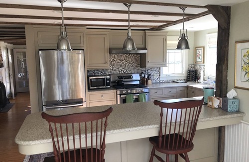 Bantam House | Charming 1870 cape cottage in Litchfield