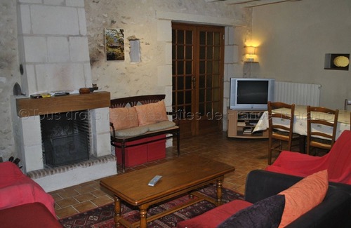 Genille Cottage | Charming 19th Century Restored Farmhouse with 5 Bedrooms, Spacious Garden, and Nearby Leisure Activities