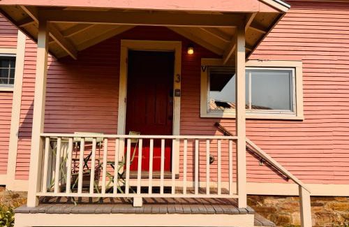 Shelburne Apartment | Charming 1BD Loft in Shelburne