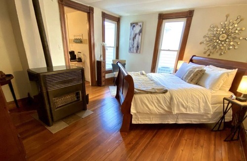 West Carrollton House | Charming 1Bed/1Bath Apartment (1st floor) *Extended Stay*