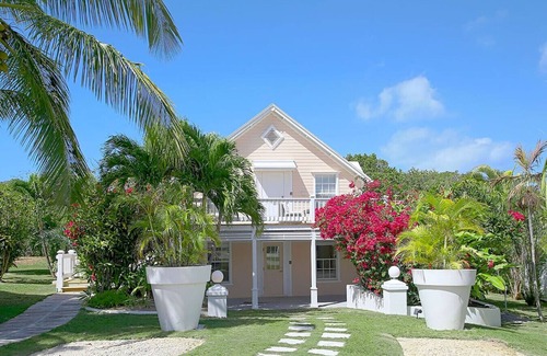 Governor's Harbour Cottage | Charming 1BR Ground Floor Cottage Apartment