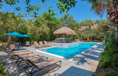 Barker Apartment | Charming 1BR Oasis | Private Patio & Resort Pool