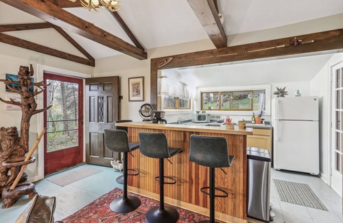 Hastings Cabin | Charming 2-bdrm cabin in quaint Afton area with seasonal views of river!