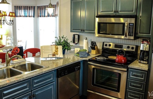 Branson Cottage | Charming 2-bdrm cottage in Branson at Stormy Point Village