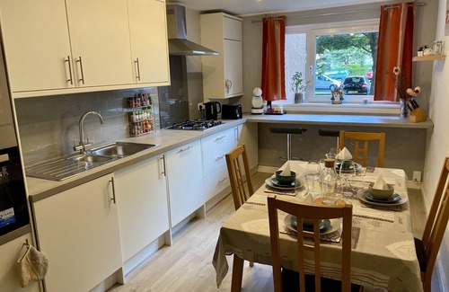 Leith Apartment | Charming 2-Bed Apartment in Edinburgh City Centre