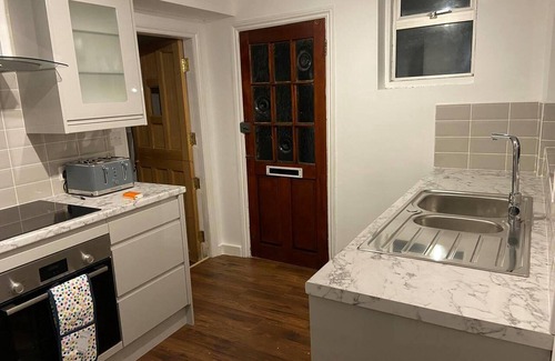 Brentwood Apartment | Charming 2-bed Apartment in Brentwood Free Parking
