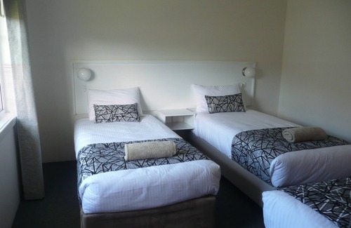 Woolgoolga Hotel | Charming 2 Bed room Suite Motel with Mineral Pool