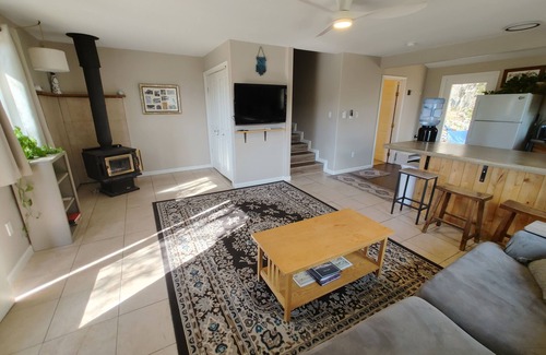 Rough and Ready House | Charming 2-bedroom house with WiFi, AC in Historic Rough and Ready town