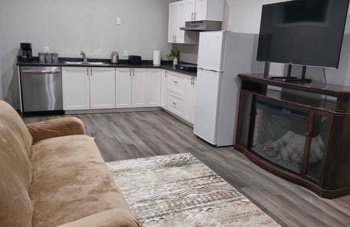 Timberlea House | Charming 2-bedroom house with WiFi, AC in Fort McMurray