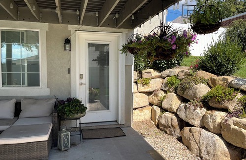 Pleasant Grove Apartment | Charming 2-bedroom apartment in Pleasant Grove near the