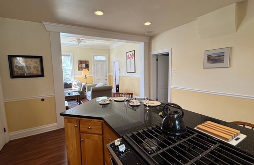 Lower Avenues House | Charming 2-bedroom house, with study and greatroom, quiet Avenues neighborhood