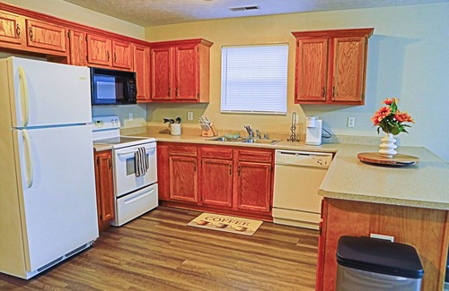 Elizabethtown House | Charming 2-bedroom townhome with AC, WiFi in nice Elizabethtown
