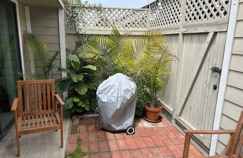 Westside Costa Mesa Condo | Charming 2-bedroom condo in Newport Beach with Wi-Fi