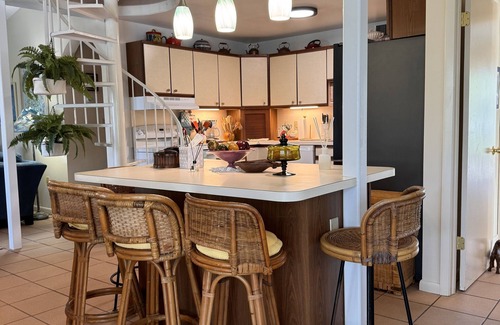 Key Largo House | Charming 2 Bedroom, 2 Bathroom + Loft Canal-Front Oasis with Golf Cart