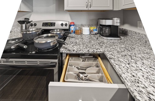 Fourth Ward Apartment | Charming 2-bedroom apartment with free parking & patio In uptown Charlotte
