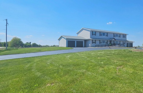 Rosendale Apartment | Charming 2-bedroom apartment in awesome Rosendale with WiFi, AC.