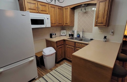 Carthage Apartment | Charming 2-bedroom apartment with WiFi, AC next to Carthage Square and Route 66