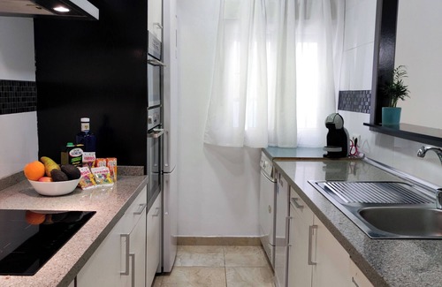 R.E.N.F.E. Apartment | Charming 2-bedroom apartment with WiFi, AC in marvelous Málaga
