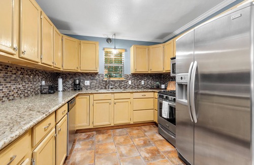 Bacliff Apartment | Charming 2-bedroom apartment near Galveston Bay