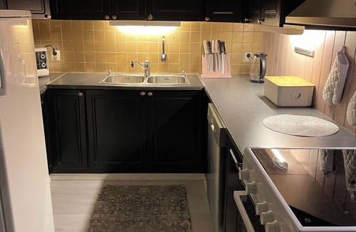 Kvaløysletta Apartment | Charming 2-bedroom apartment in terrific Tromso with WiFi, close to the Airport.