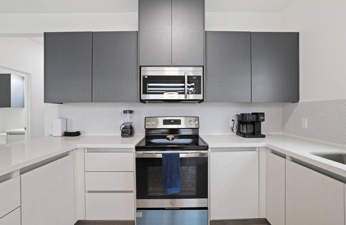 Alton Apartment | Charming 2-bedroom apartment with WiFi, AC in fabulous Alton/Mission Tx.