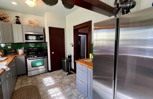 Sapulpa House | Charming 2-Bedroom Bungalow: Historic Route 66 & Crossroads of America!