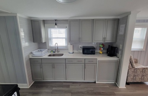 Wareham Center House | Charming 2-bedroom bungalow in brilliant Wareham with AC, WiFi.