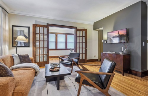 Summit - University Condo | Charming 2-bedroom condo in wonderful Saint Paul with Balcony