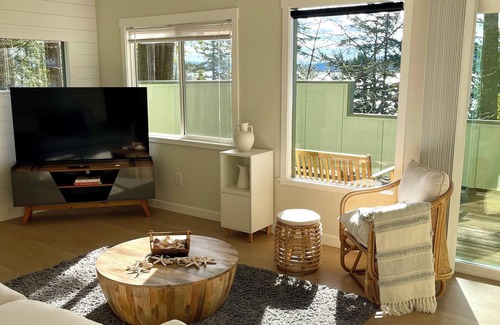 La Conner Cottage | Charming 2-bedroom cottage in La Conner with WiFi