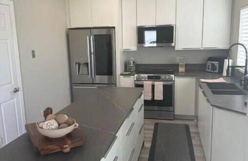 Arrowhead Ranch Condo | Charming 2-bedroom condo with water and golf course views and AC in Glendale
