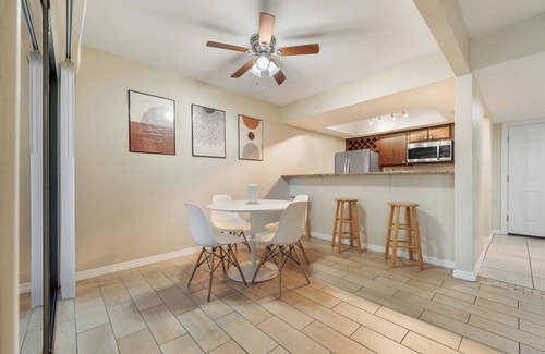 Windhover Condo | Charming 2-bedroom condo walking distance to Universal Studios