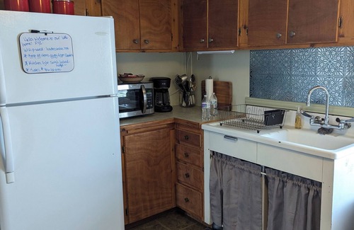 Dillon Cottage | Charming 2-bedroom cottage in the great little town of Dillon with WiFi