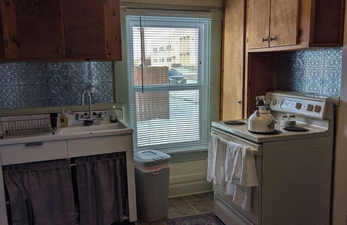 Dillon Cottage | Charming 2-bedroom cottage in the great little town of Dillon with WiFi