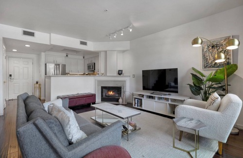Downtown San Jose House | Charming 2-bedroom Downtown San Jose townhome with AC, gym, 95 walkscore