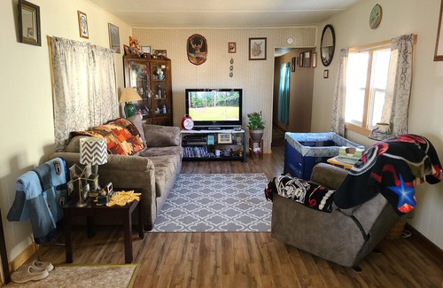 Ogdensburg Apartment | Charming 2 bedroom, family friendly apartment in quiet neighborhood, Ogdensburg