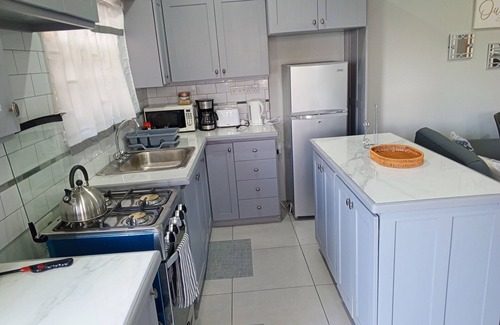 Saint David's House | Charming 2-bedroom apartment with WiFi, AC in lovely St David'sn