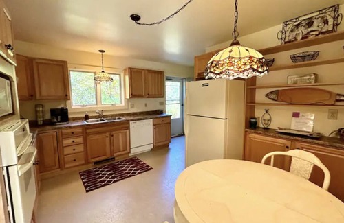 Chittenden House | Charming 2-bedroom house near Killington