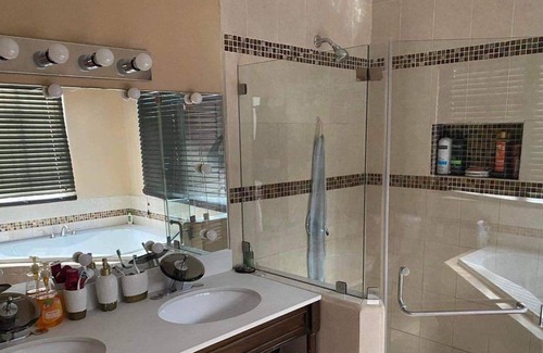 Armenia House | Charming 2-bedroom house in brilliant Belmopan with AC, WiFi