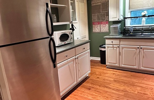 Stephens House | Charming 2-bedroom house in wonderful Crawford with petting zoo.