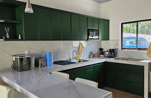 Parrita House | Charming 2-bedroom house with WiFi, AC in serene Parrita
