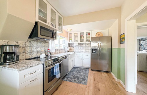 Carlton House | Charming 2-bedroom house in tranquil Carlton with WiFi, AC
