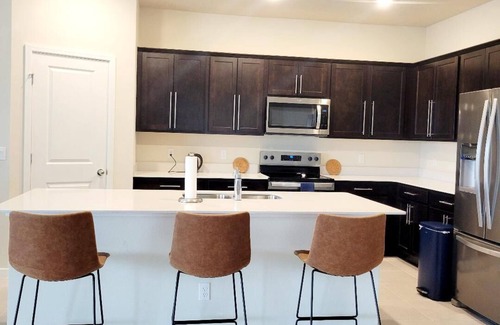 St. Cloud House | Charming 2-bedroom house with WiFi, AC in welcoming St. Cloud