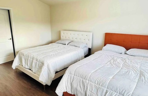 Tracy House | Charming 2-bedroom house with WiFi, AC in peaceful Tracy