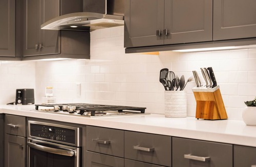 Airport Area Apartment | Charming 2-bedroom in Irvine Center